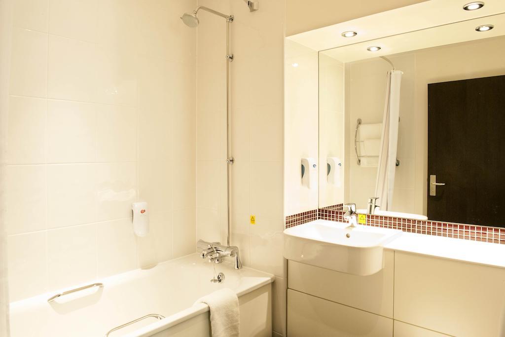Premier Inn Bath City Centre 部屋 写真